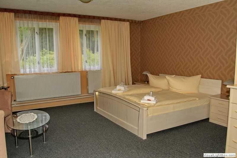 Waldhaus Obergrasmuhle Guest House Nordhausen Room photo